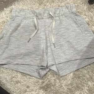 1/ Lululemon Shorts Size 4